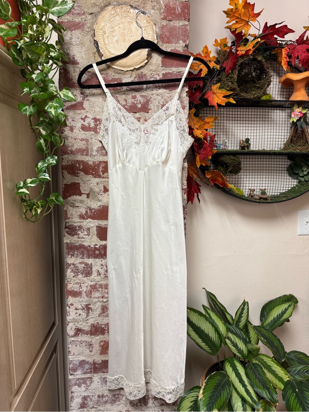 Vintage 1950s White Floral Embroidery Lace Slip XS